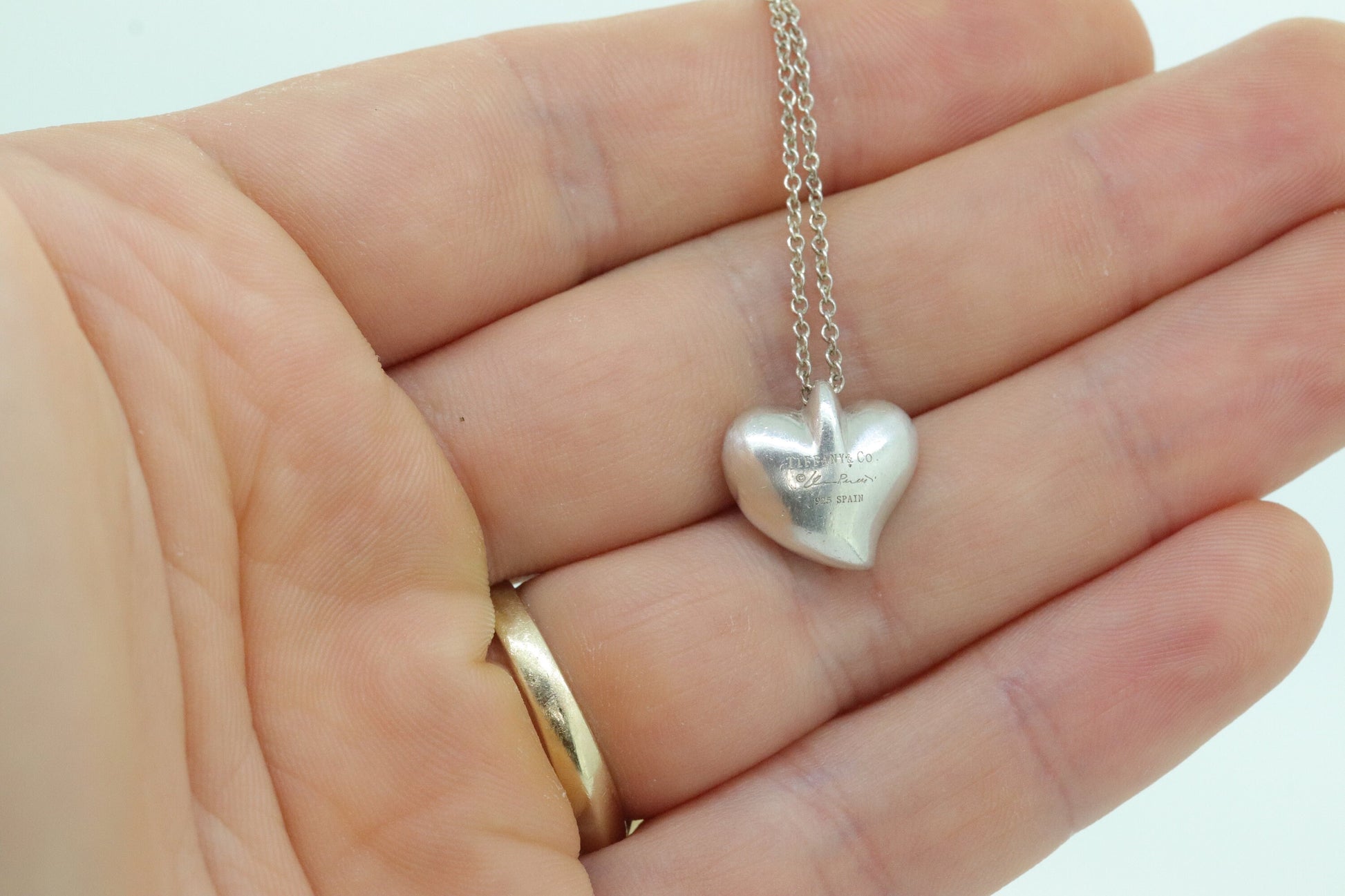 Vintage Tiffany and Co Necklace Heart Pendant. Elsa Peretti sterling silver puffed heart necklace. st(86)
