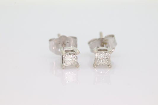14k Diamond studs 14k gold earrings. 14k Princess Square Diamond Solitaire earrings. CERTIFIED st(138)
