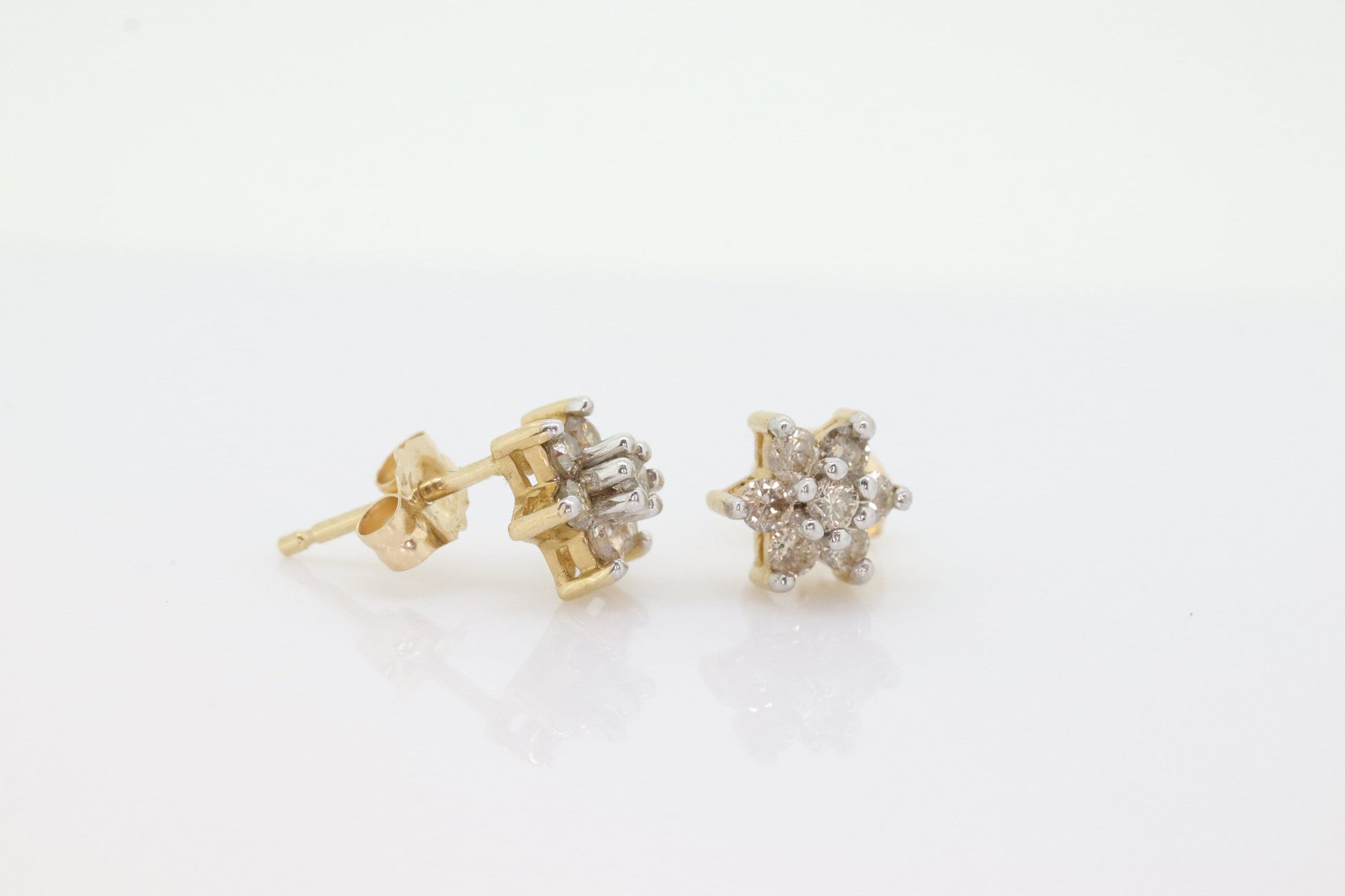 Diamond Flower Cluster Earrings. Diamond Daisy 14k stud earrings. Diamond Stud 14k Yellow Gold Earrings. 0.35 ctw. st57/50