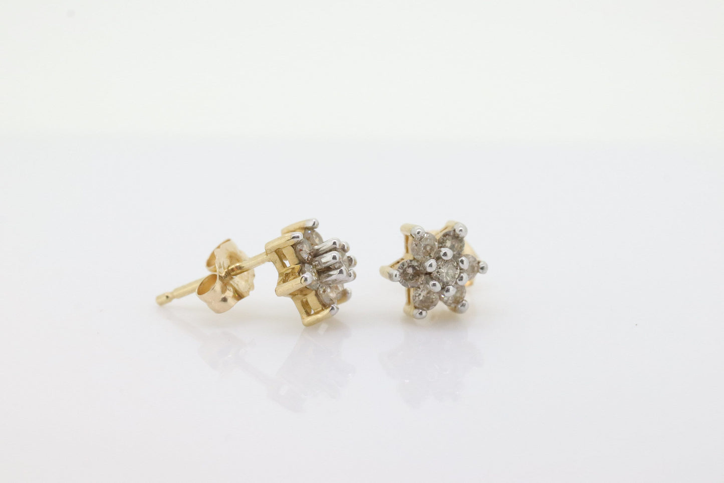 Diamond Flower Cluster Earrings. Diamond Daisy 14k stud earrings. Diamond Stud 14k Yellow Gold Earrings. 0.35 ctw. st57/50