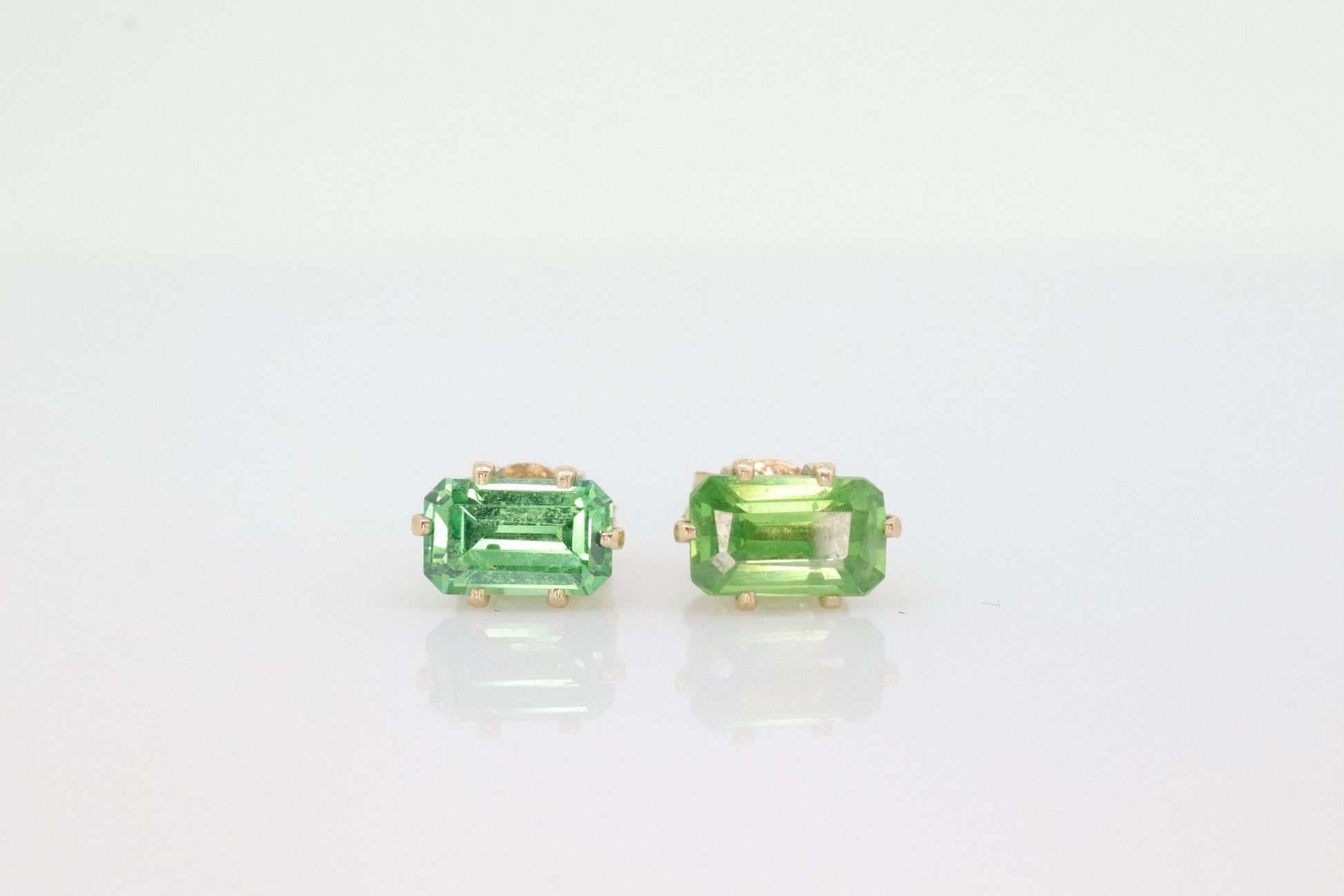 14k Green Peridot Emerald cut stud earrings. st (43)