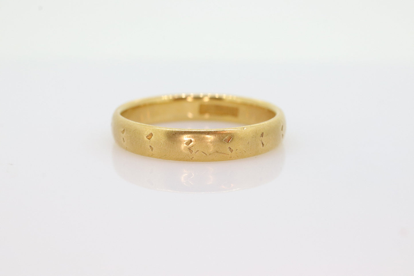 18k Otsby Barton Ring. 18k Yellow Gold Patterned Design. OB from Art Deco 1920 Era. Comfort Fit Band. st161