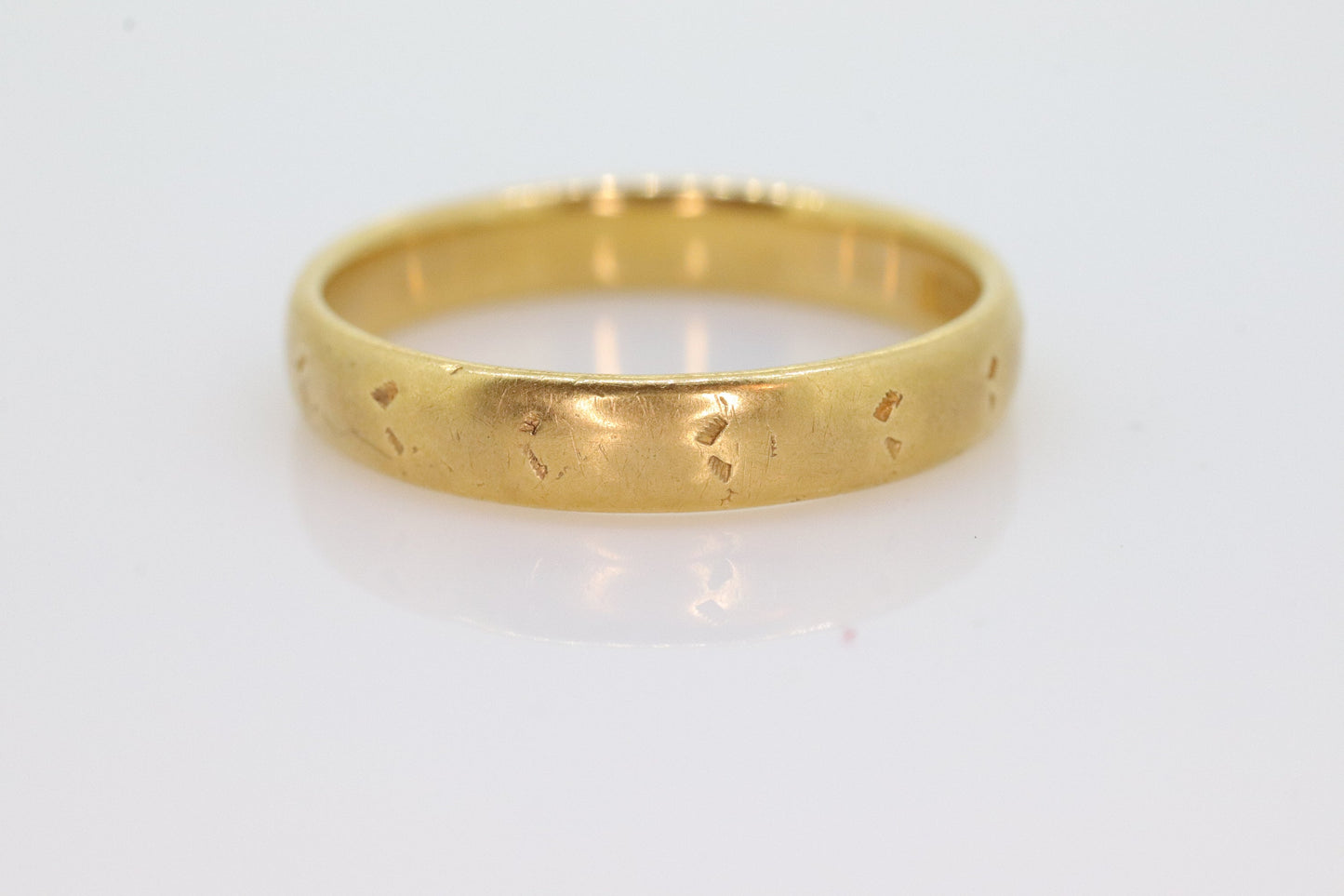 18k Otsby Barton Ring. 18k Yellow Gold Patterned Design. OB from Art Deco 1920 Era. Comfort Fit Band. st161