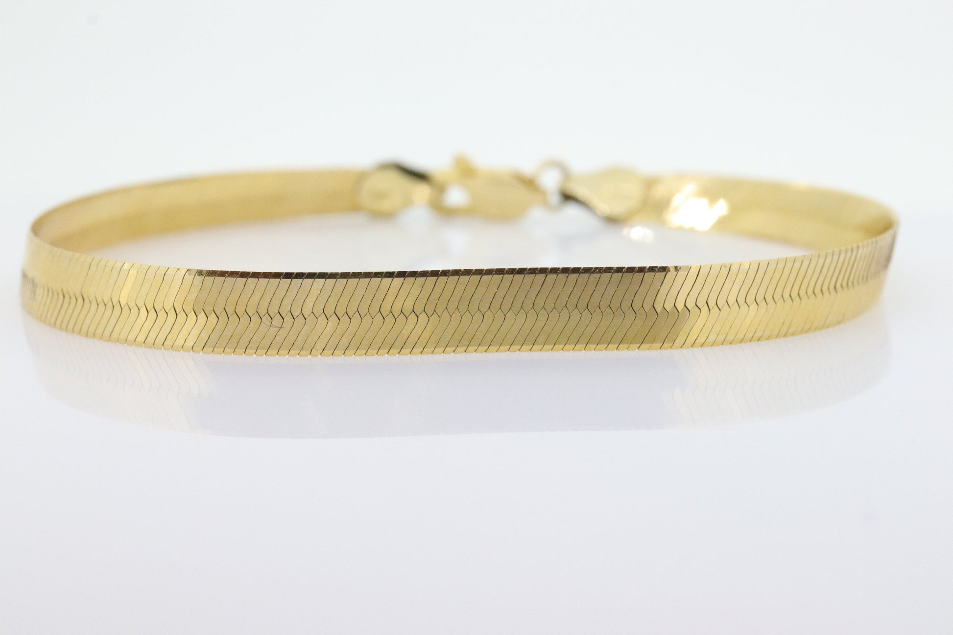 Vintage 14k Yellow Gold High Polish Gloss herringbone bracelet. Wide Herringbone Bracelet. Herringbone chain bracelet. st(178)