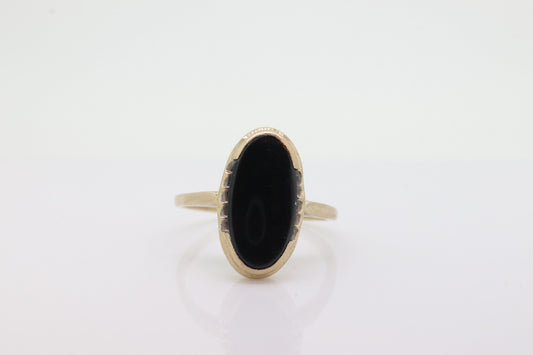 10k ONYX ring. Bezel set Slim Oval Onyx signet ring. 1930s Vintage. Mourning ring. st(55)