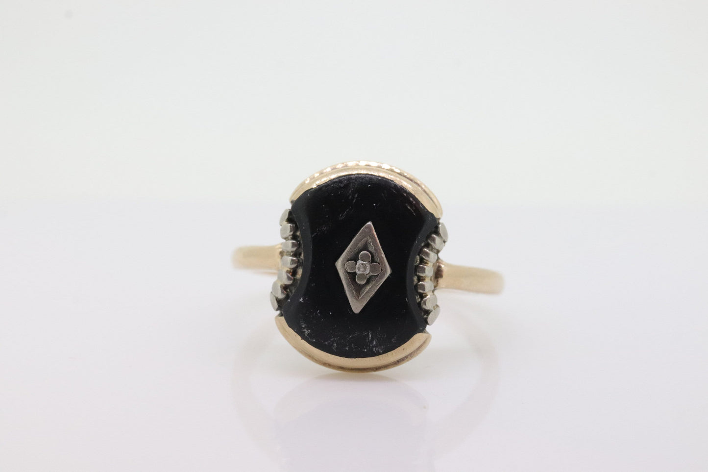 Onyx Diamond Ring. Onyx Concave Diamond Ring. Onyx diamond ring. Unique Onyx Diamond Ring. Onyx Diamond Ring. st(53)