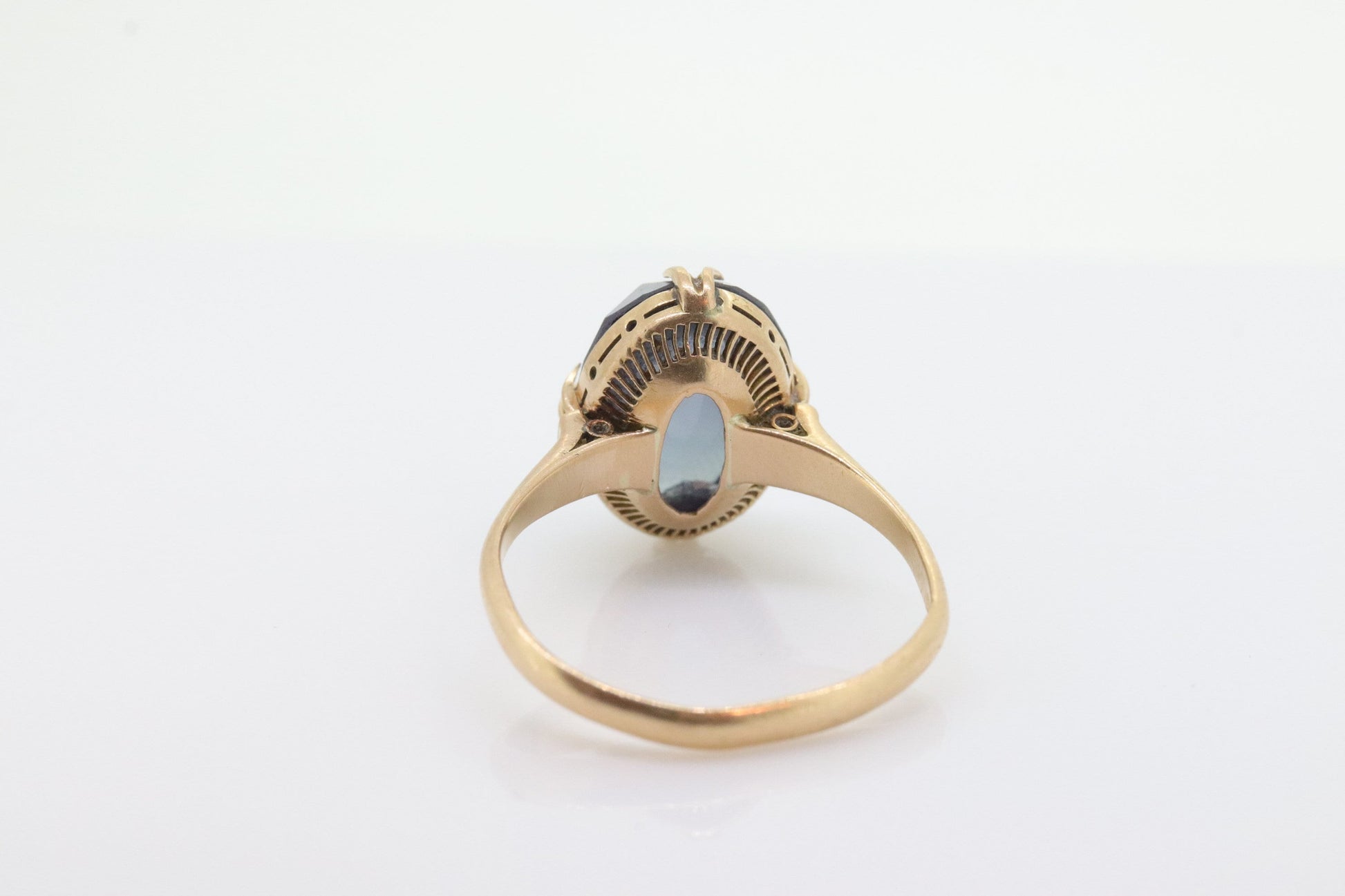 Victorian Alexandrite Ring. 18k Gold Antique claw setting oval cabochon faceted ALEXANDRITE ring. st(161)