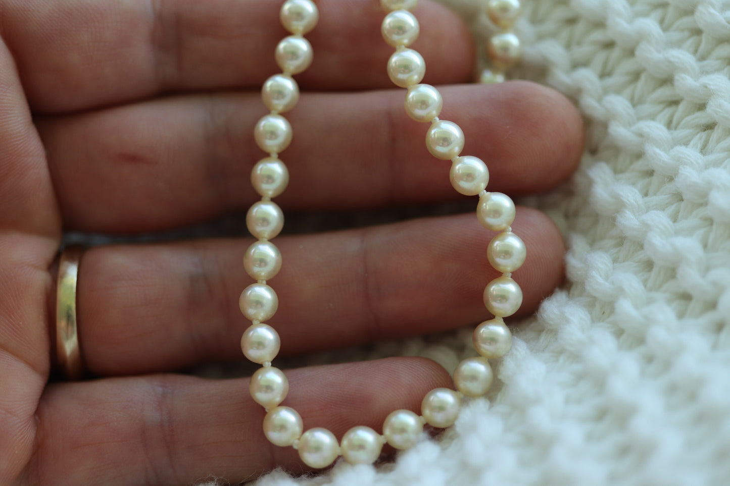 18k Akoya Pearl Necklace. High Quality Designer 18in length 5.5mm AKOYA pearls with warm hue. 18k PMS Designer Pearls necklace. st(115)