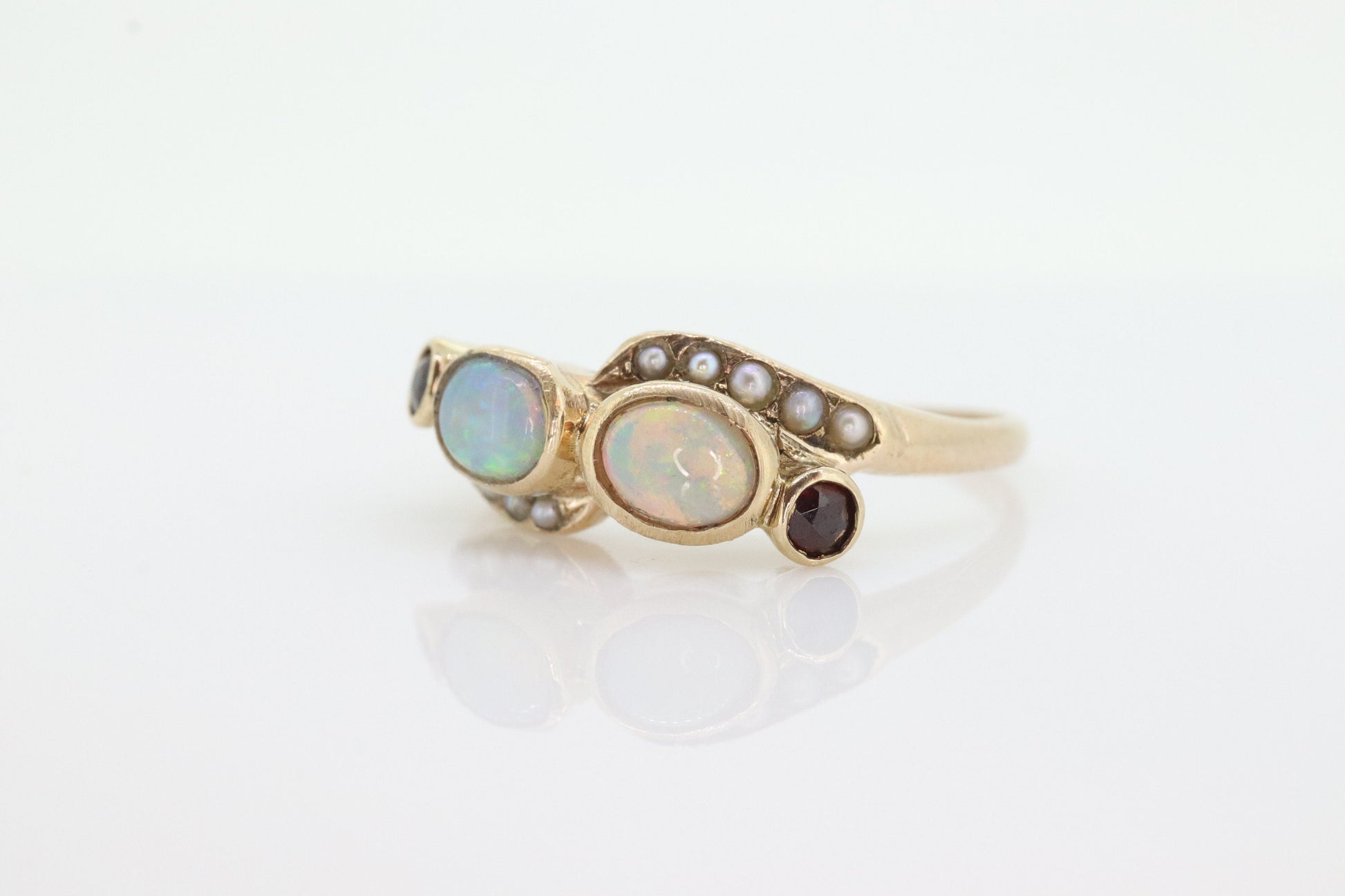 10k Victorian Opal Pearl Seed garnet ring. 10k Gold Victorian claw opal garnet ring. st(69)