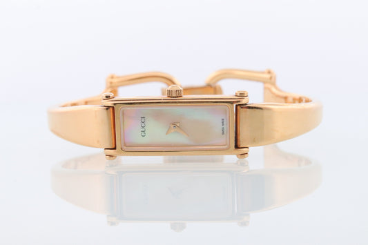 Vintage GUCCI 1500L Quartz Watch Timepiece. Gucci MOP Gold Tone Bangle Wrist Watch Ladies. st(55)