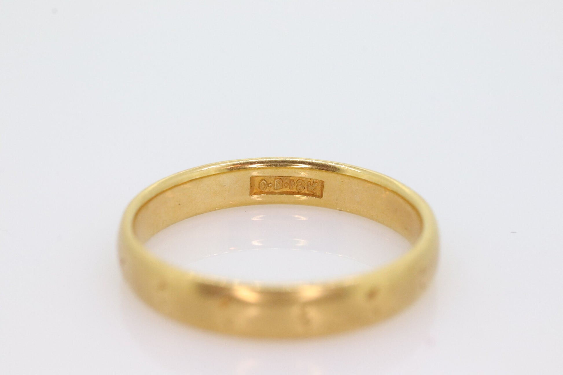 18k Otsby Barton Ring. 18k Yellow Gold Patterned Design. OB from Art Deco 1920 Era. Comfort Fit Band. st161