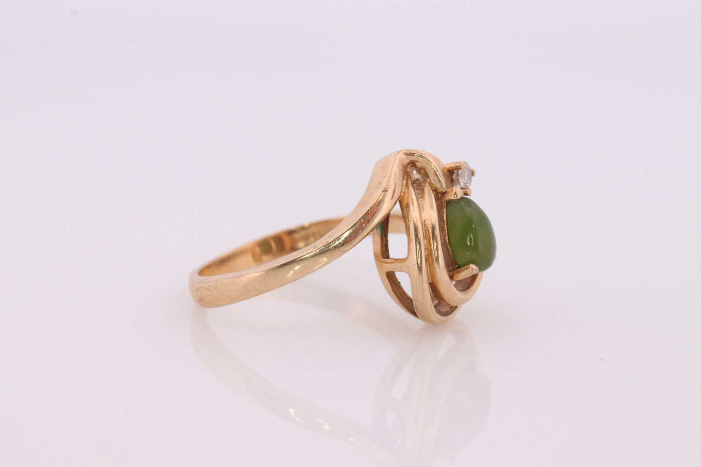 10k Green Apple Jade Jadeite Diamond ring. Pear cut translucent green Jade cabochon ring. st(62)