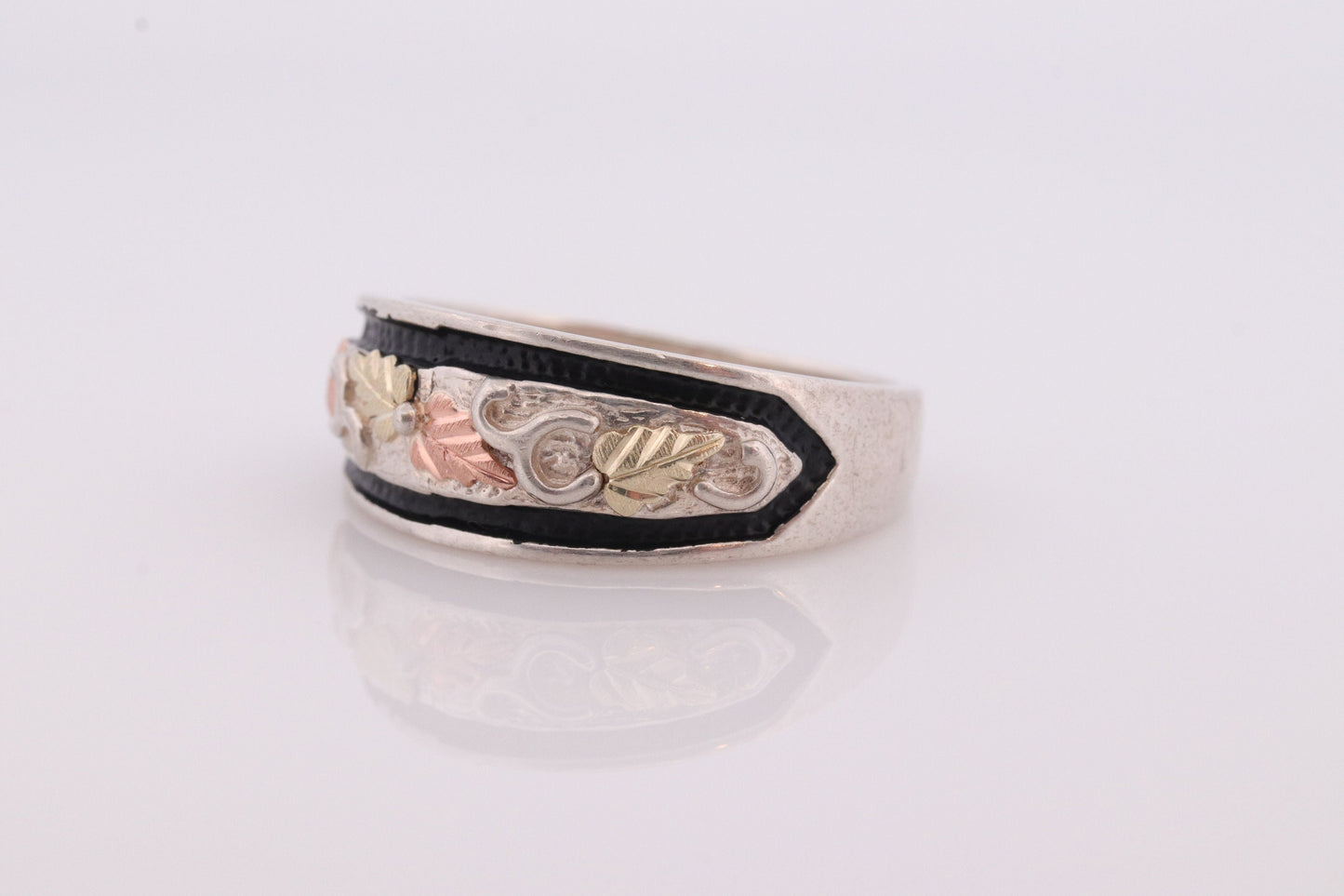 Black Hills Gold Sterling Silver Band. 10k Black Hills Gold Inlays ring. Black Hills Enamel ring st60