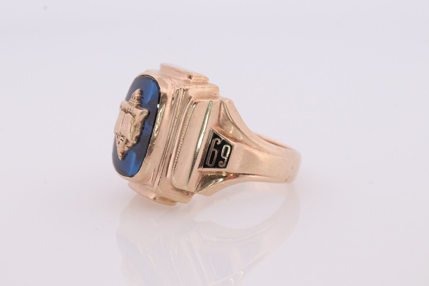 1969 Wyomissing High School Class Graduation ring. 10k Gold with oval Topaz glass solitaire. SCHWEMMER Made st(62)