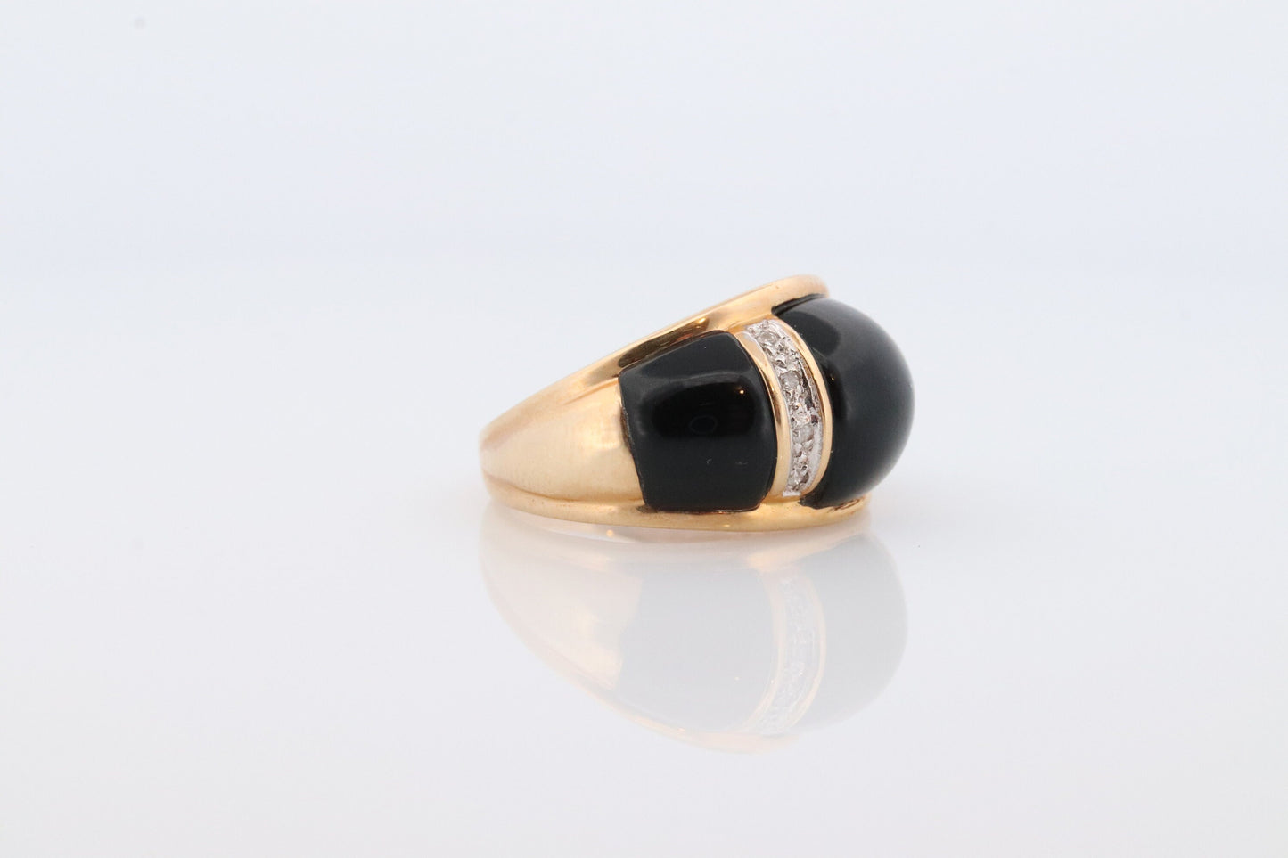 14k Modern Cabochon Onyx and Diamond ring. Wide Dome Onyx. Scalloped Onyx inlaid band. World Wide Imports. st(181)