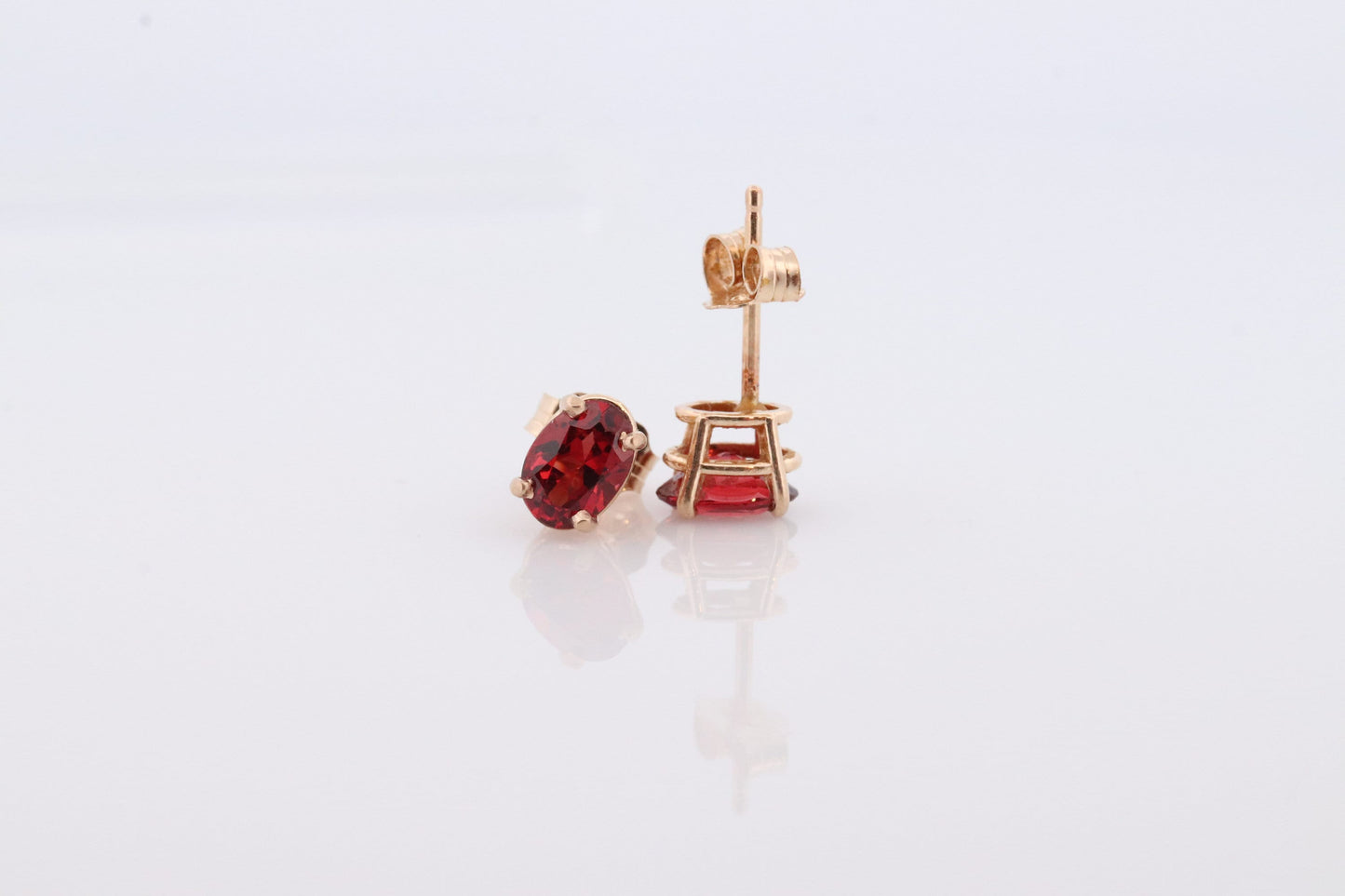 Oval GARNET 14k Gold Stud Earrings. Cherry red Garnet studs. Minimalist dainty earrings. st(42)