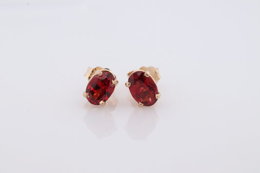 Oval GARNET 14k Gold Stud Earrings. Cherry red Garnet studs. Minimalist dainty earrings. st(42)