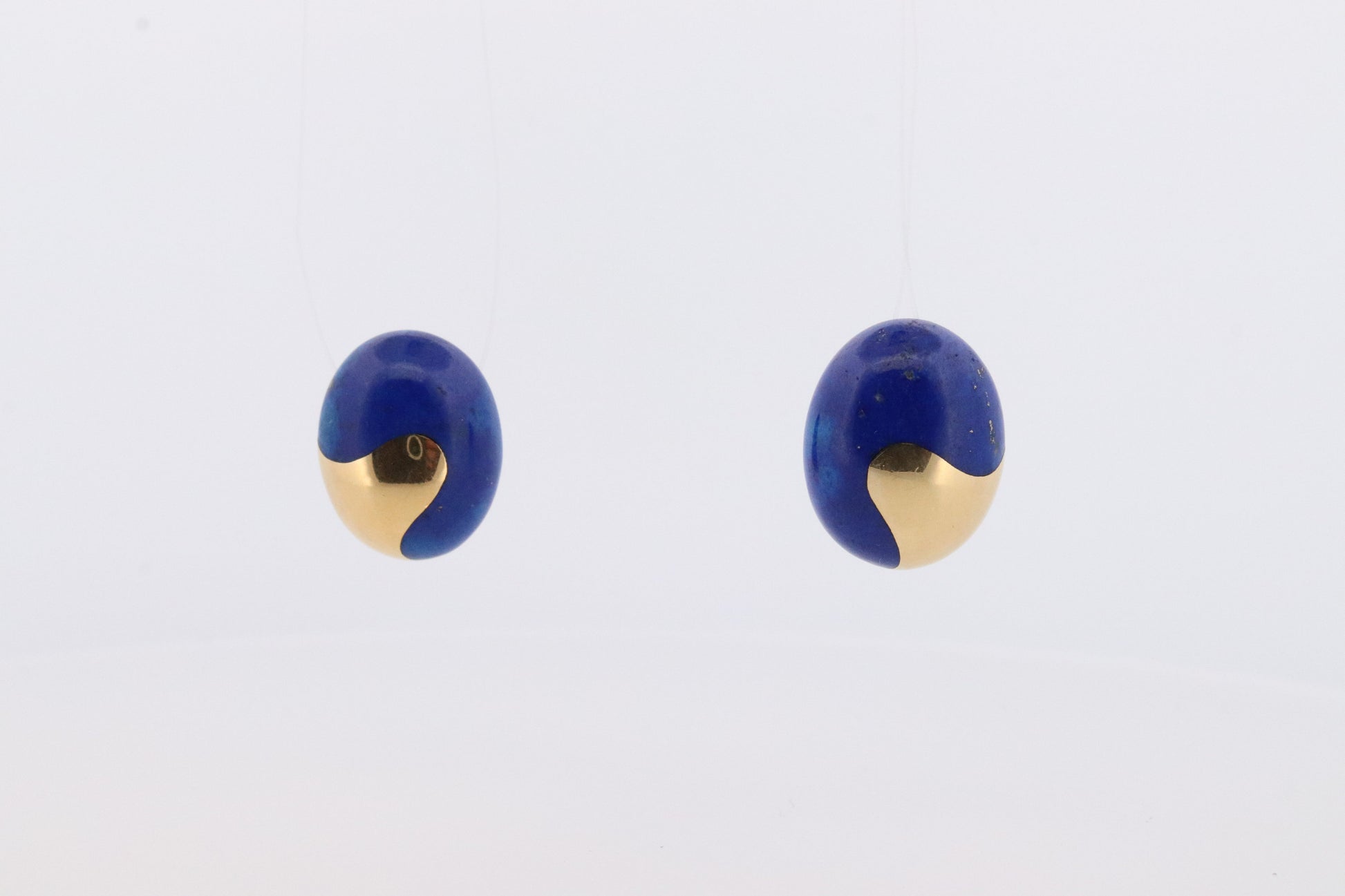 18k Tiffany and Co. Earrings. 18k Yellow Gold Lapis Lazuli Earrings. Blue Lapis Ying Yang Non Pierced Clip on Omega Clips. st(10-06)