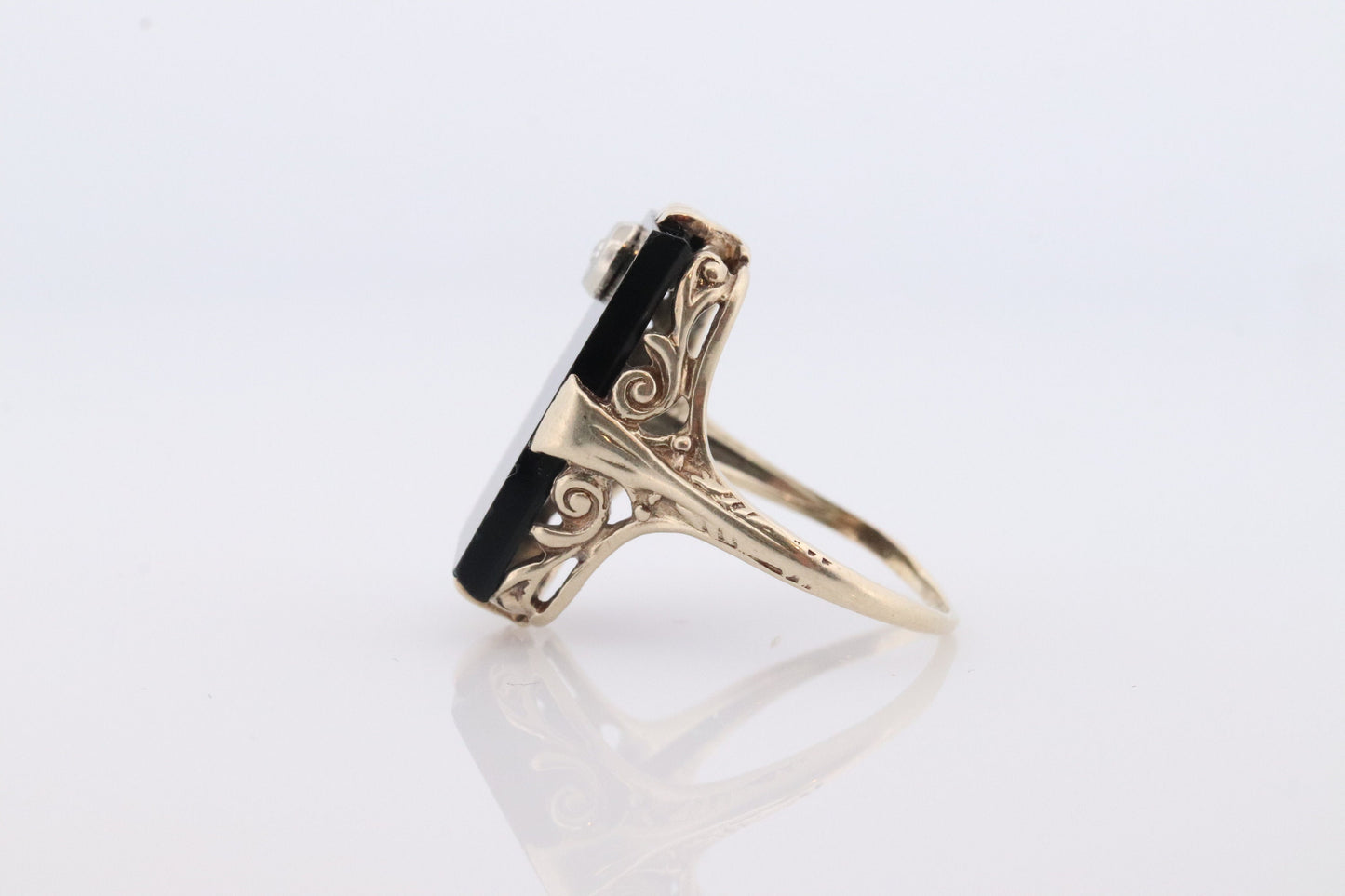 Art Deco Onyx and Diamond Ring. 14k Yellow Gold Rectangle Onyx and Diamond ring. Mourning ring. st(115)