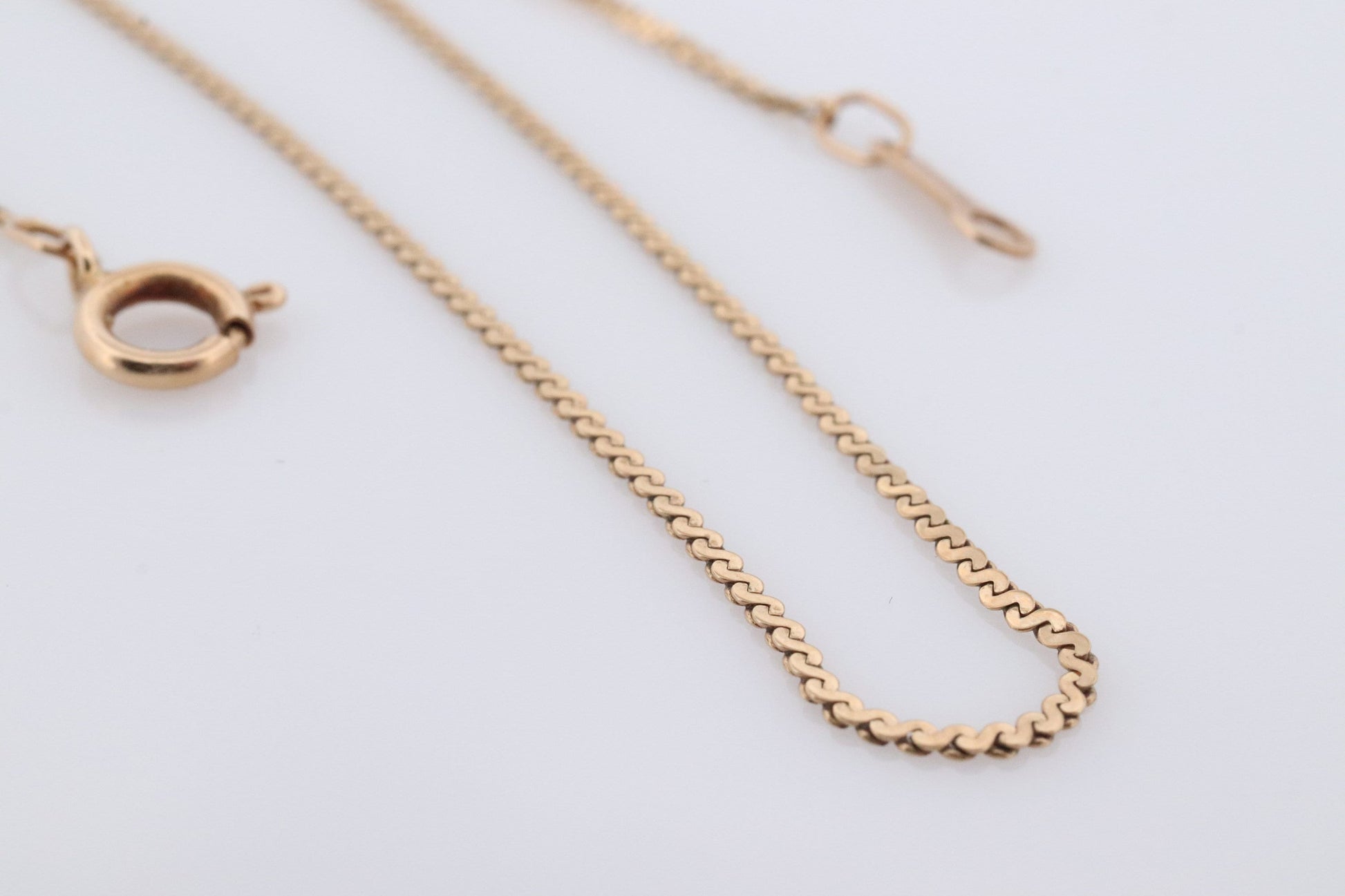 14k S link Serpentine chain necklace. Slink Italy Necklace 1.5mm wide 18.5in 2.3grams st(42)