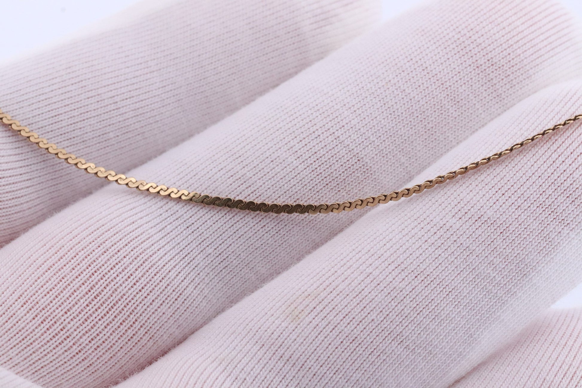 14k S link Serpentine chain necklace. Slink Italy Necklace 1.5mm wide 18.5in 2.3grams st(42)