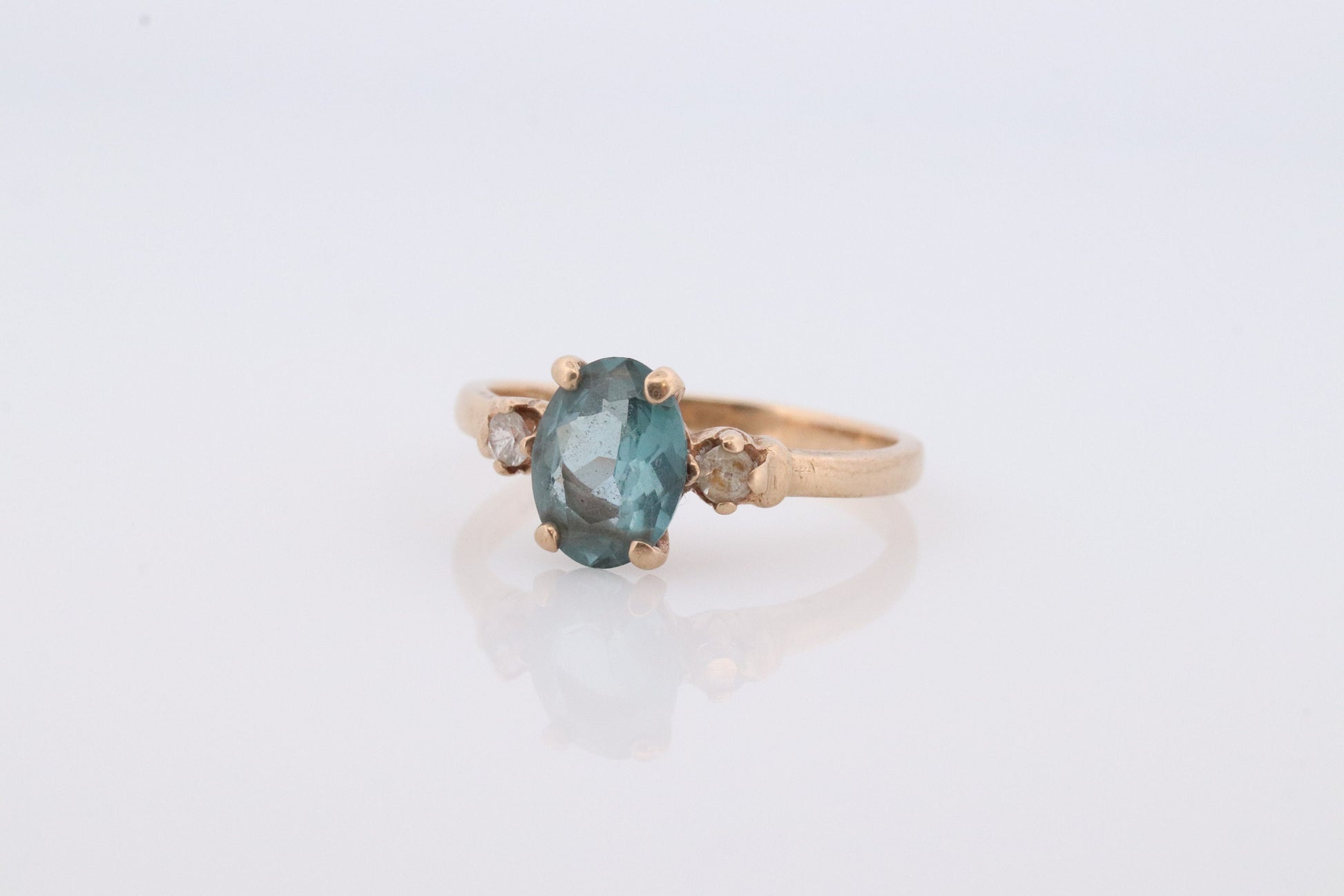 Blue and White Topaz Solitaire Ring. 10k white gold Trio ring. st(42)