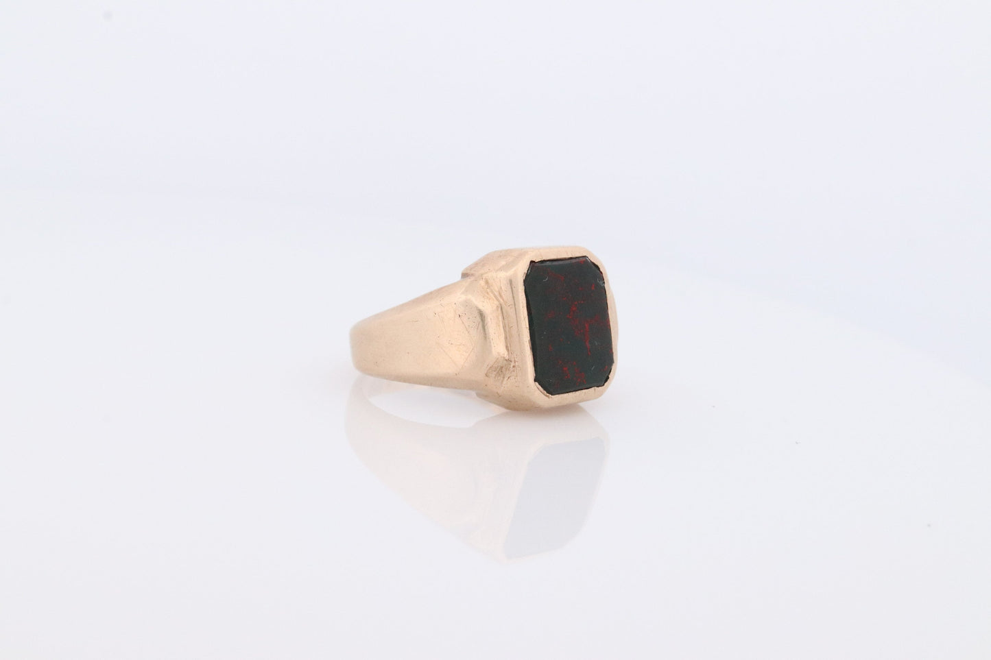 10k Bloodstone ring. Black and Red Blood stone Mens yellow gold signet ring. st(192)