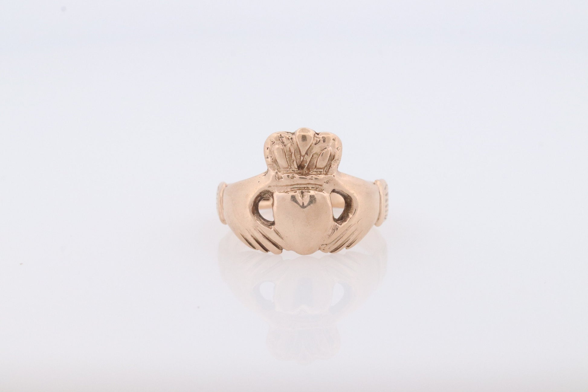 CLADDAGH Ring. 9k Vintage Irish Claddagh Heart Hands band. 9k Yellow Gold Love Loyalty Friendship Ring. st(92)