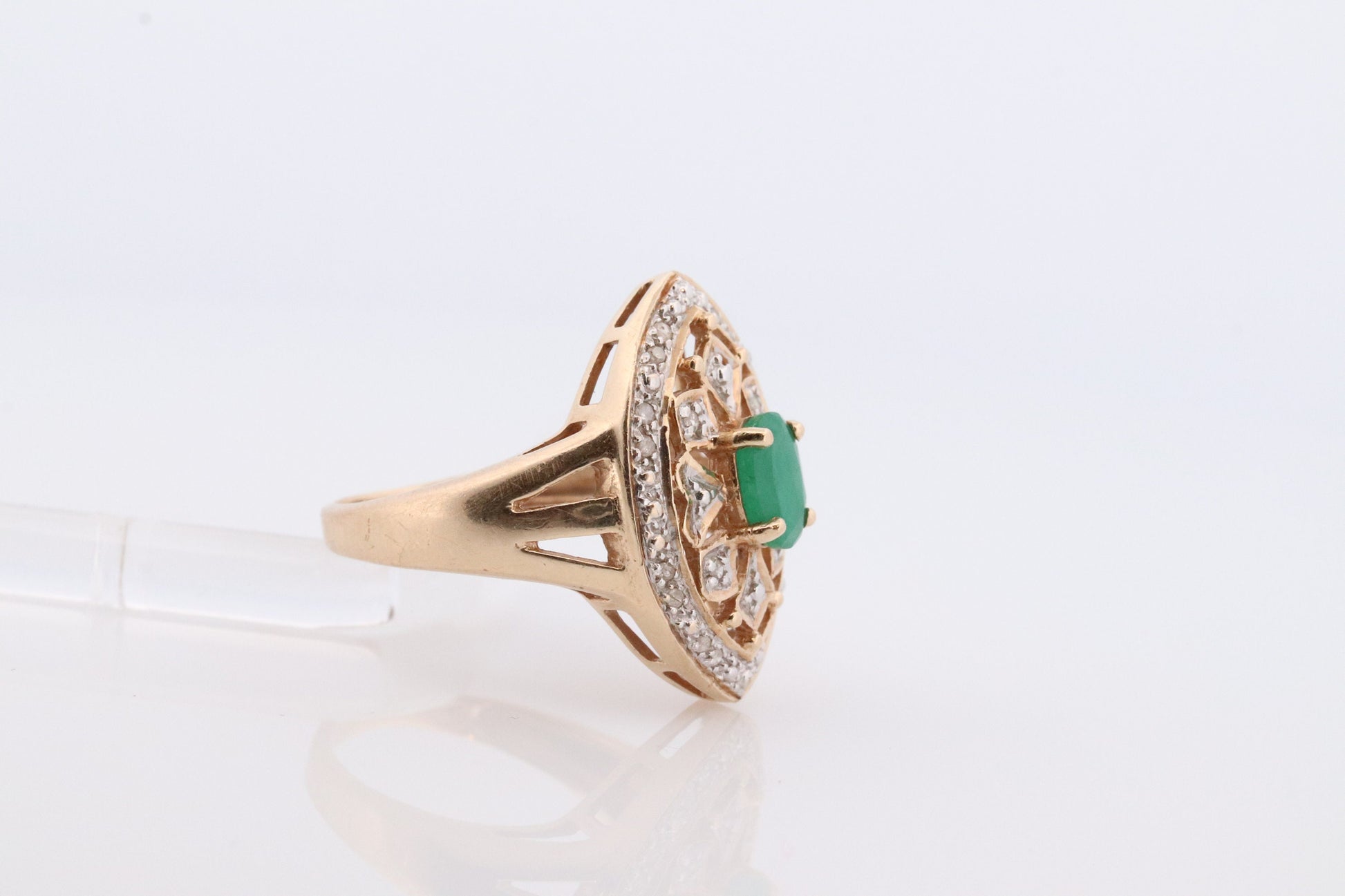 10k Filigree Emerald diamond ornate shield ring. 10k Art Deco diamond ring. Large Shield Filigree ring.