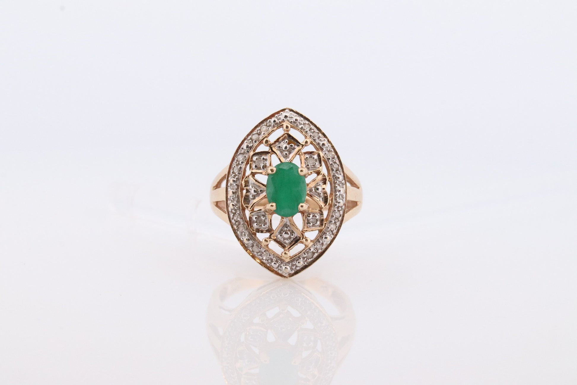 10k Filigree Emerald diamond ornate shield ring. 10k Art Deco diamond ring. Large Shield Filigree ring.