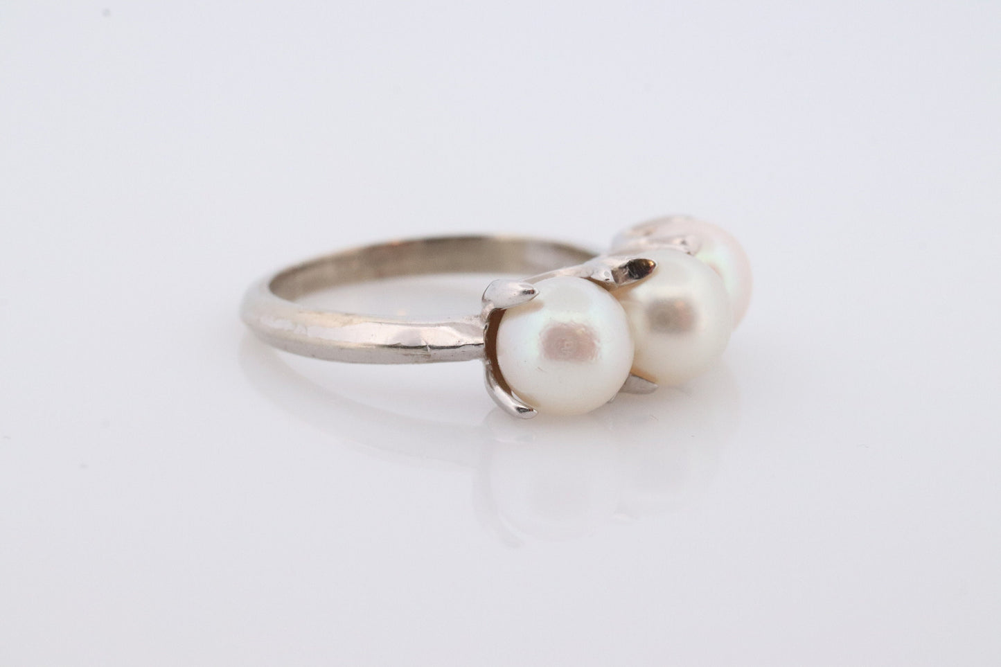 10k Pearl Cluster ring. Straight Pearl Three Cluster Band. Trio Triple Pearl ring.