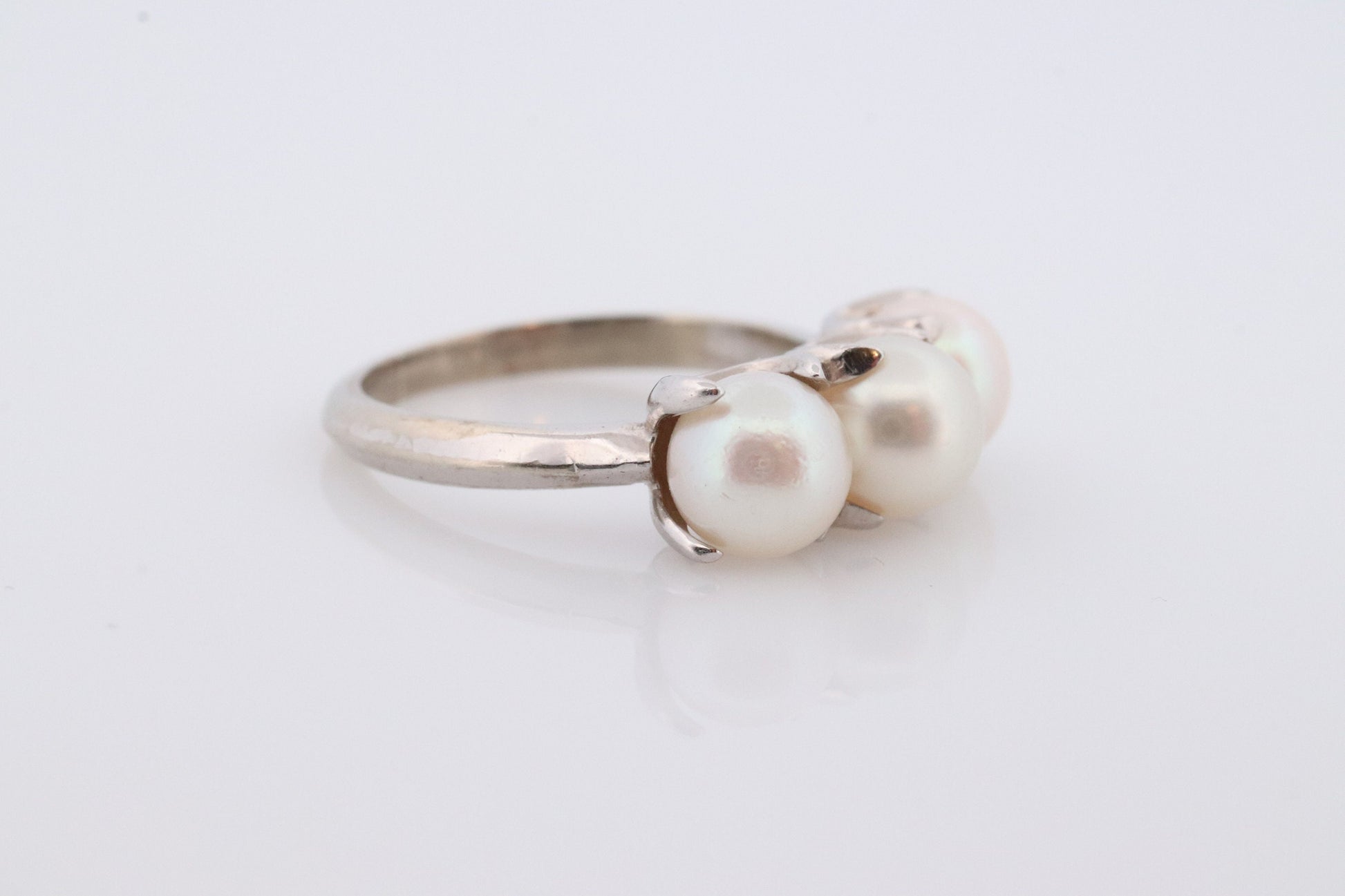 10k Pearl Cluster ring. Straight Pearl Three Cluster Band. Trio Triple Pearl ring.