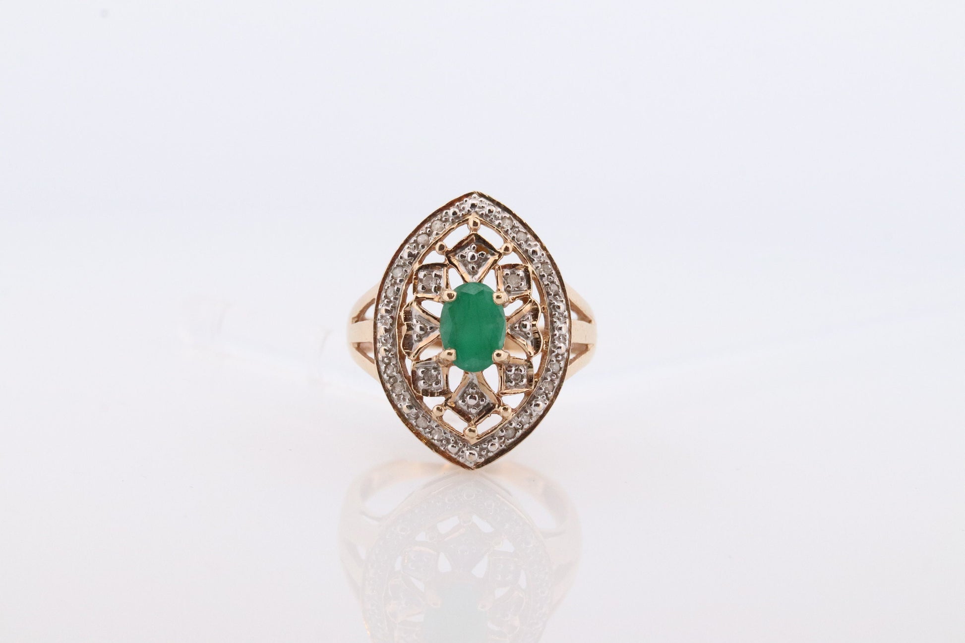 10k Filigree Emerald diamond ornate shield ring. 10k Art Deco diamond ring. Large Shield Filigree ring.