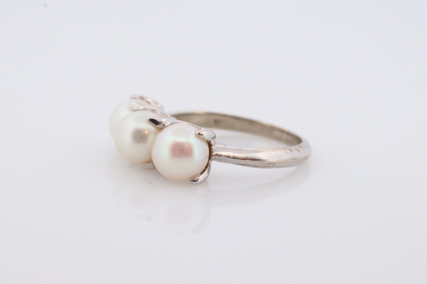 10k Pearl Cluster ring. Straight Pearl Three Cluster Band. Trio Triple Pearl ring.