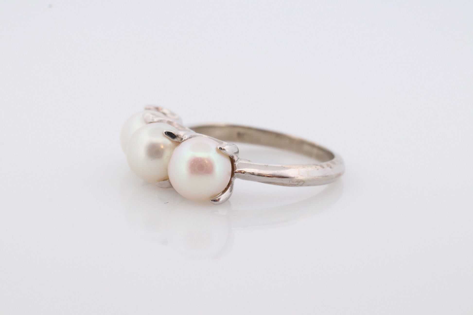 10k Pearl Cluster ring. Straight Pearl Three Cluster Band. Trio Triple Pearl ring.