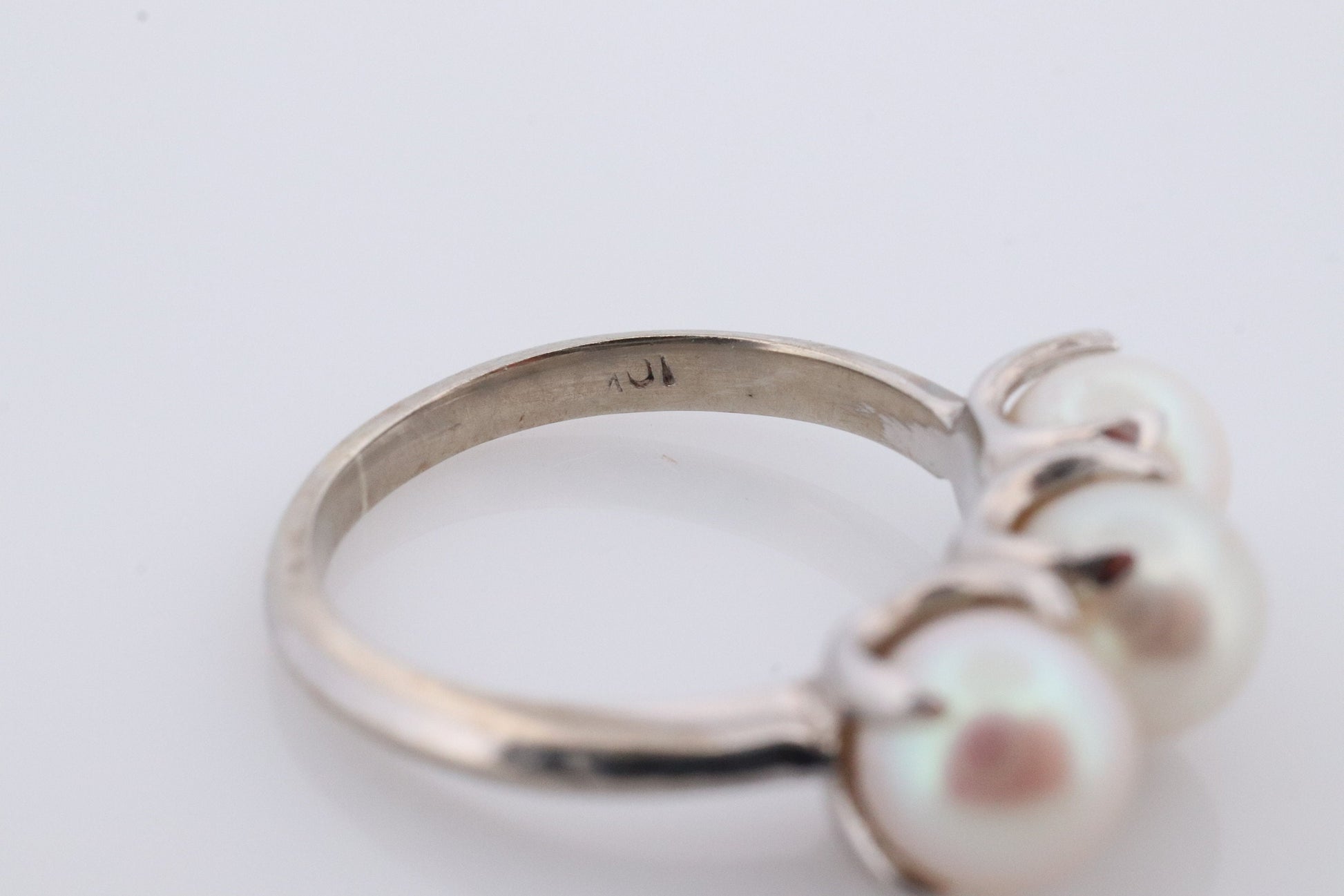 10k Pearl Cluster ring. Straight Pearl Three Cluster Band. Trio Triple Pearl ring.