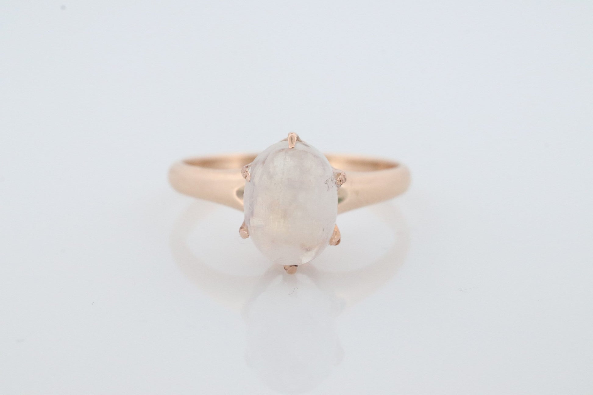 10k Victorian MOONSTONE Claw set ring. Opaque Moonstone ring. Oval Cabochon Moonstone. Rainbow Moonstone.