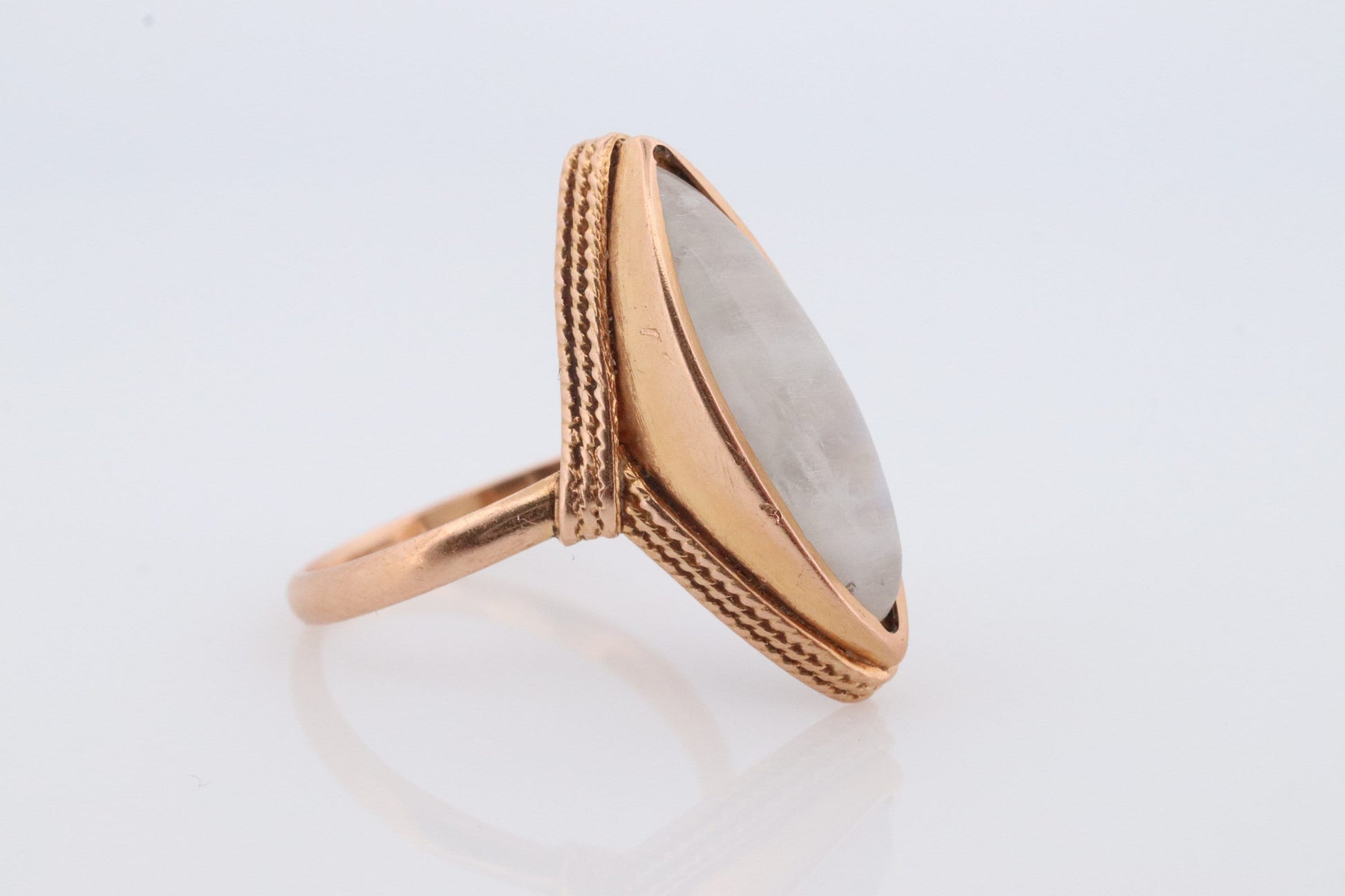 18k Large MOONSTONE ring. 18k Gold Marquise Navette Moonstone ring