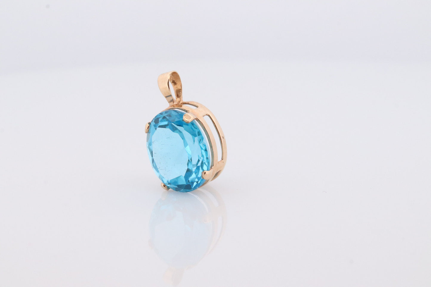 14k Blue TOPAZ Pendant. Large Swiss Blue Topaz High quality solitaire oval pendant piece. st(44)