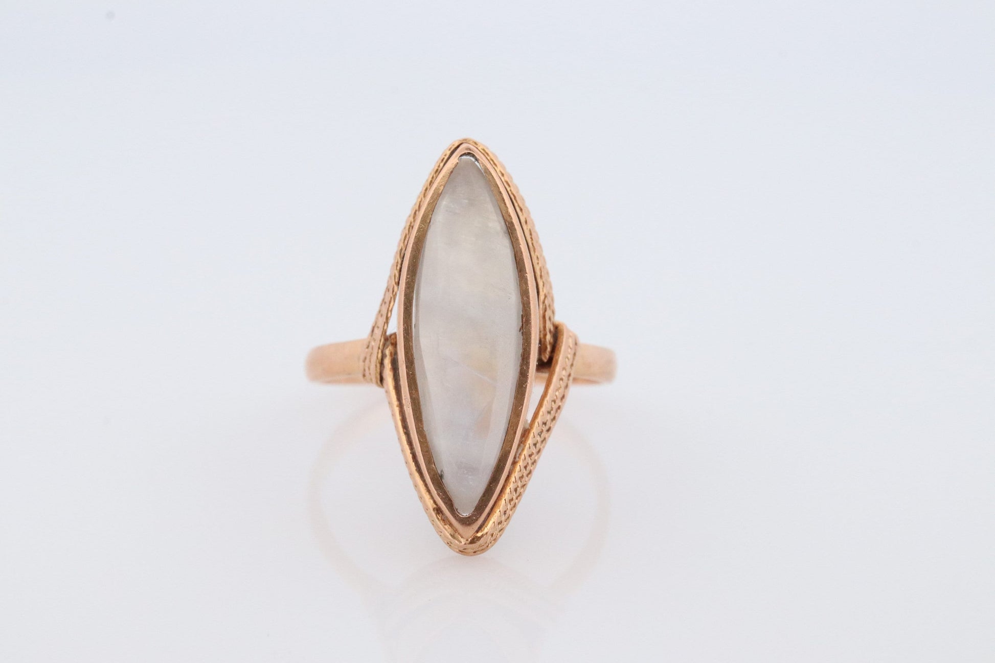 18k Large MOONSTONE ring. 18k Gold Marquise Navette Moonstone ring