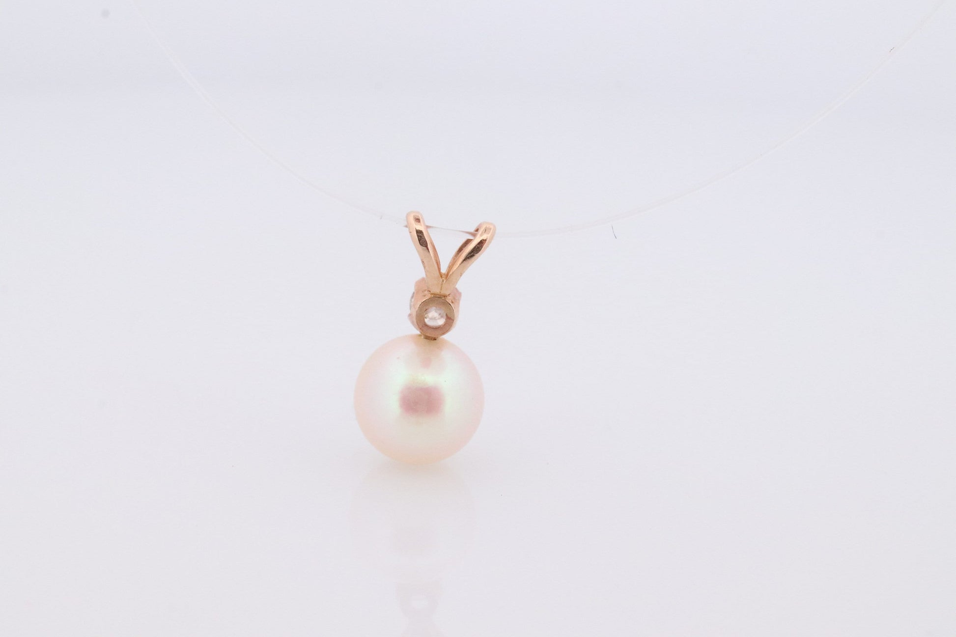 Pearl diamond pendant. 10k Dangle Pearl pendant (st44)