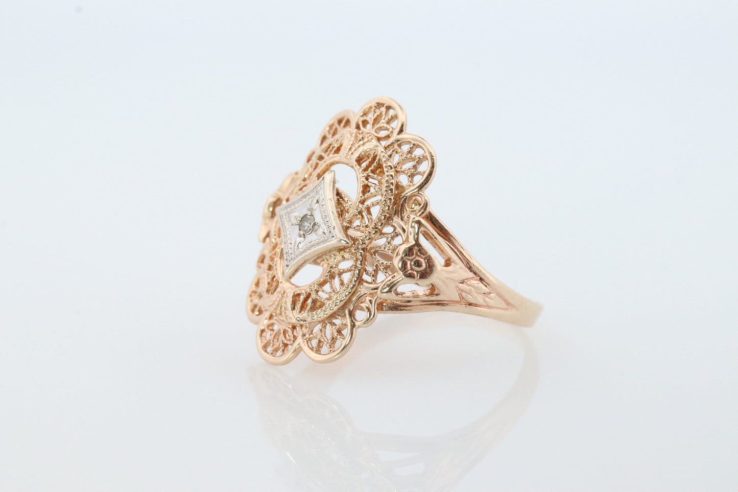 10k Filigree diamond ornate shield ring. 10k Art Deco diamond ring. sz5.75 st(86/25)