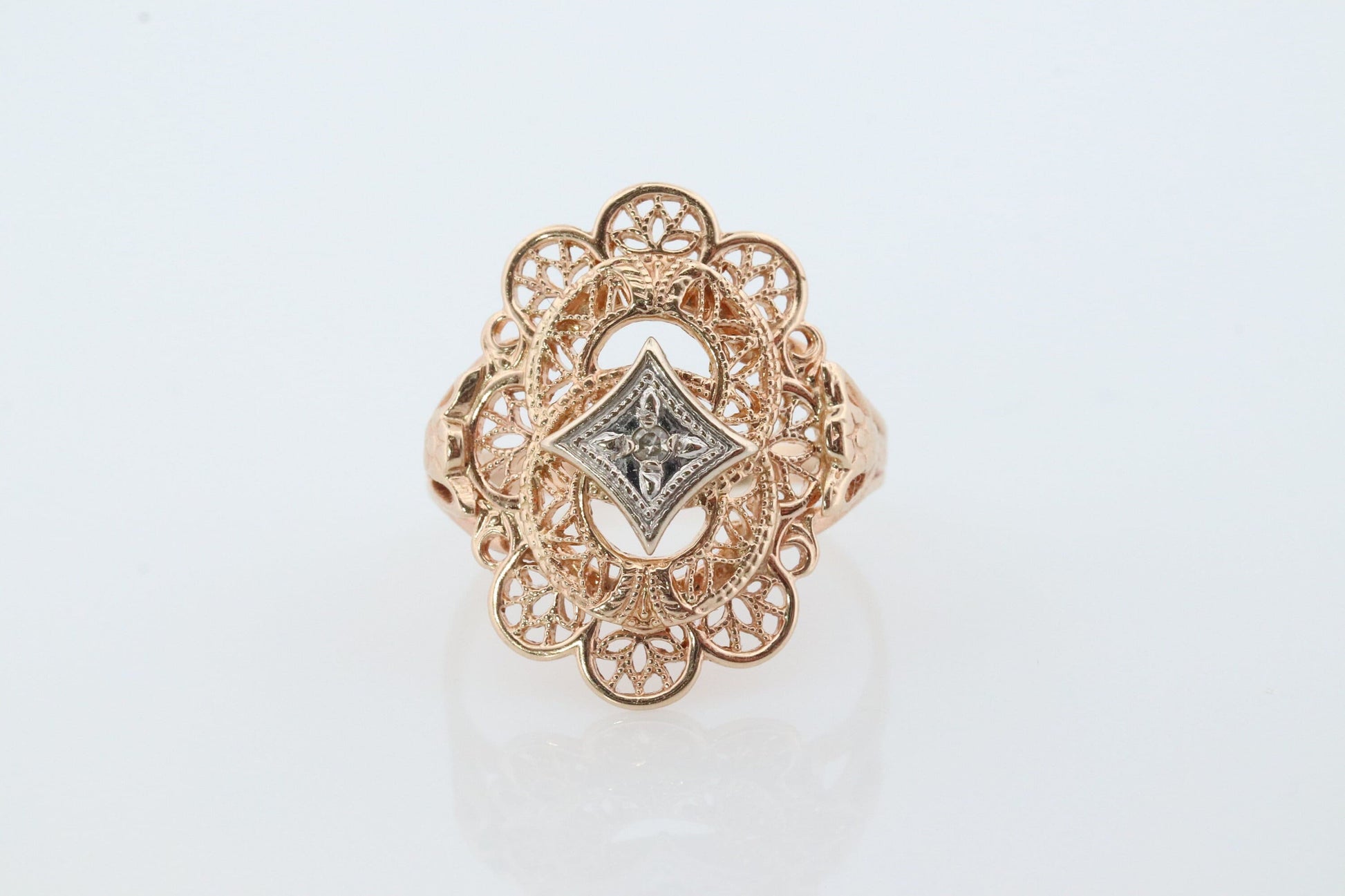 10k Filigree diamond ornate shield ring. 10k Art Deco diamond ring. sz5.75 st(86/25)