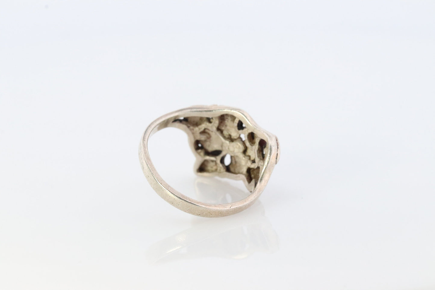 Black Hills Gold ring. 925 Sterling Silver band. Sterling Silver Leaf Vine Black Hills ring.