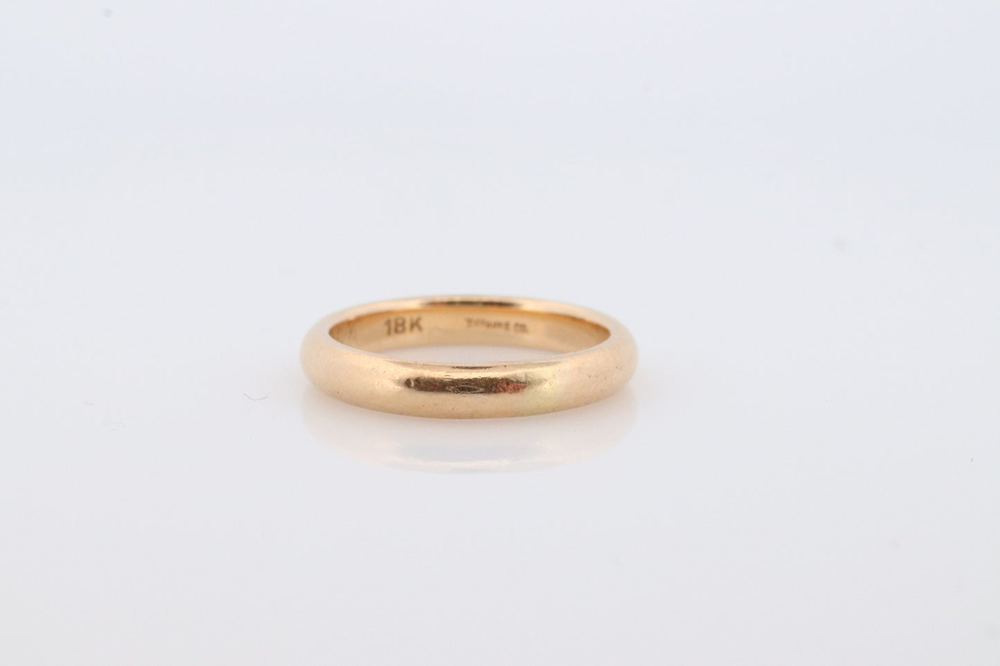 18k Tiffany and Co. band. 18k Tiffany Company wedding band. Comfort Fit Vintage Tiffany & Co band.