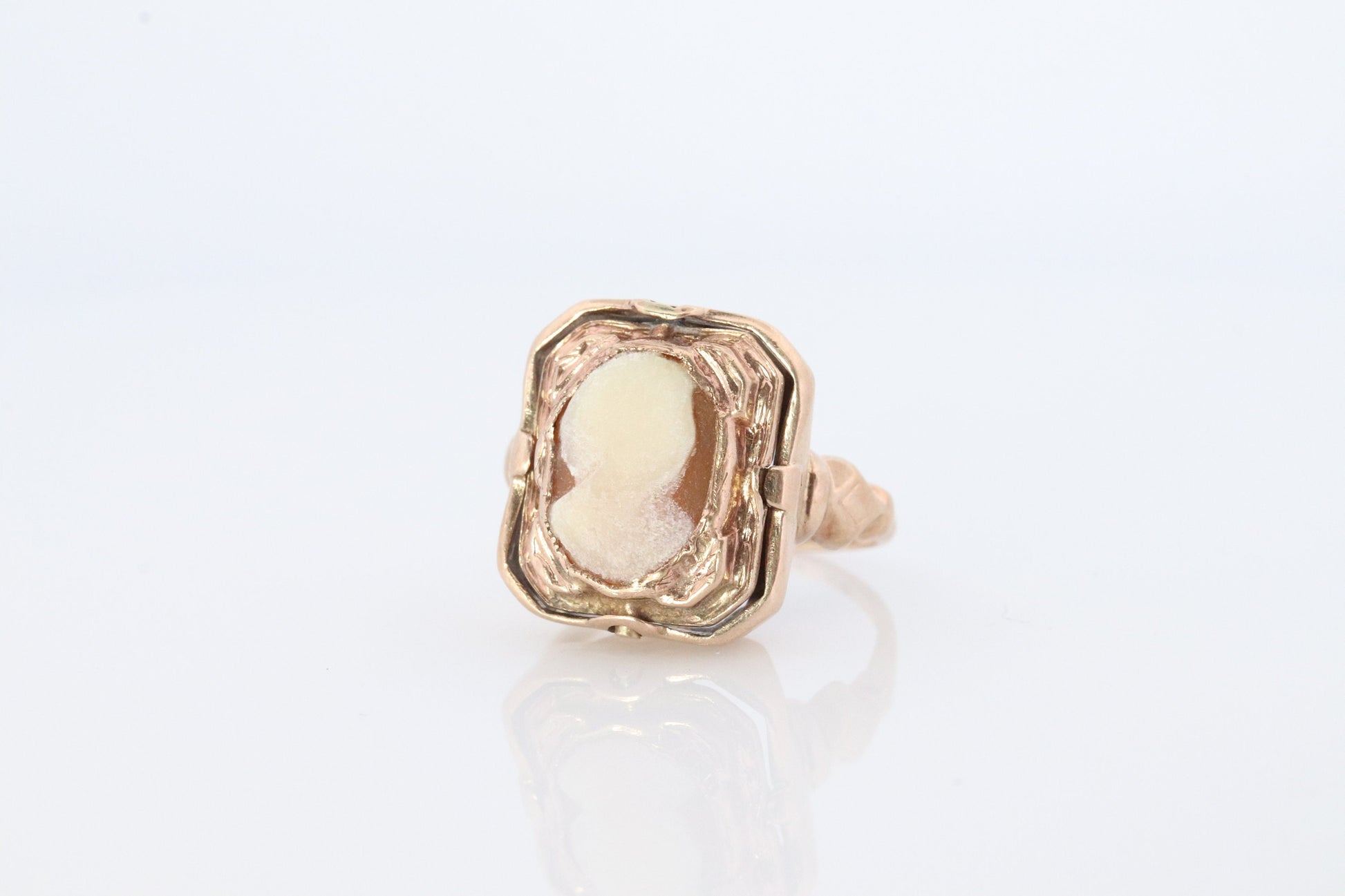 10k Onyx and Cameo Reversible Ring. Victorian Locket / Reverso Ring. 10k Yellow Gold Reverso signet ring.