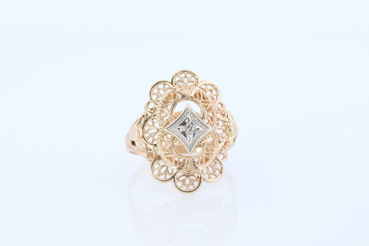 10k Filigree diamond ornate shield ring. 10k Art Deco diamond ring. sz5.75 st(86/25)