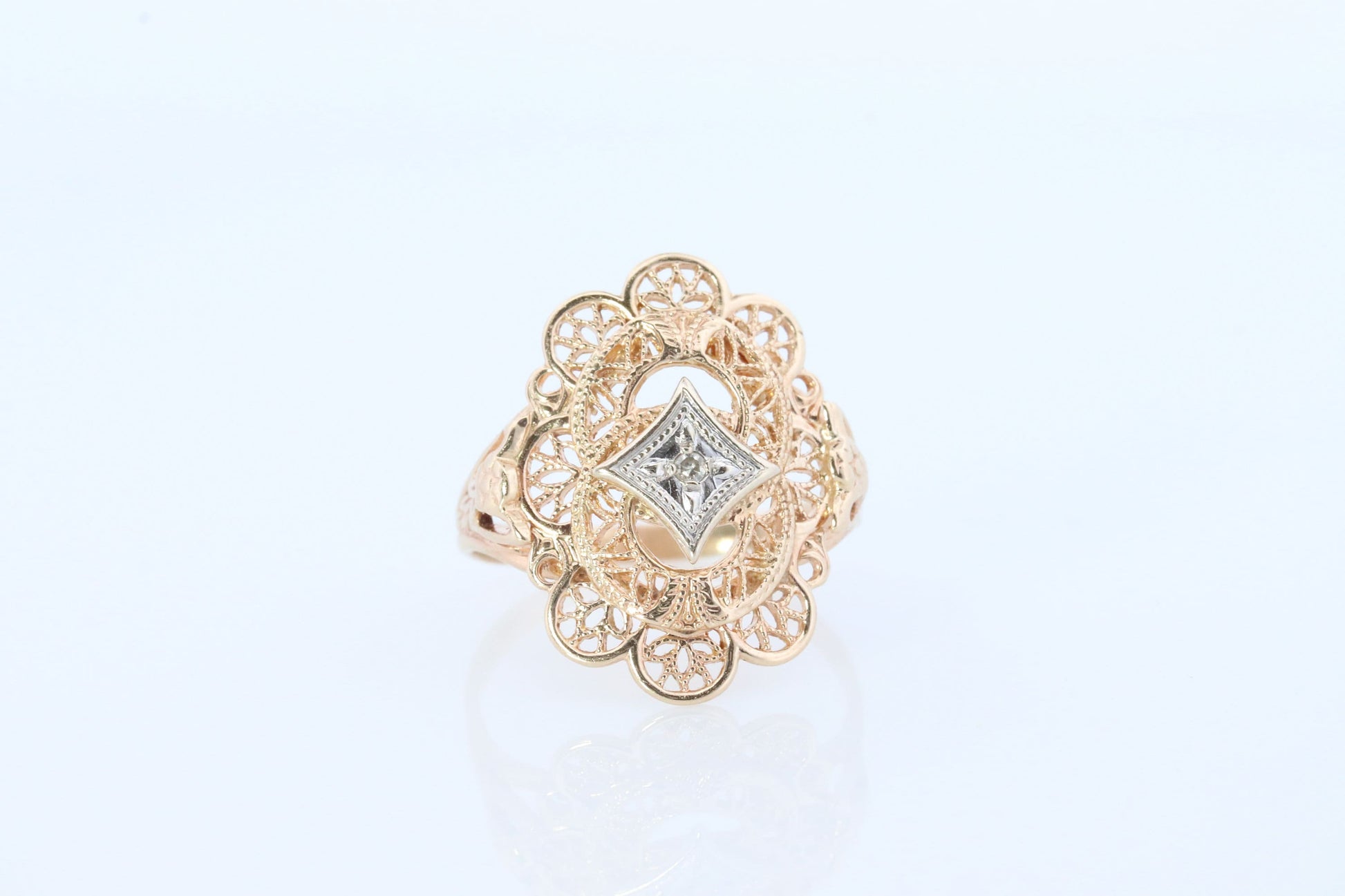 10k Filigree diamond ornate shield ring. 10k Art Deco diamond ring. sz5.75 st(86/25)