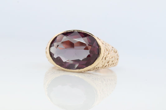 Alexandrite Ring. 14k Gold Heavy Bezel setting oval cabochon faceted ALEXANDRITE ring.