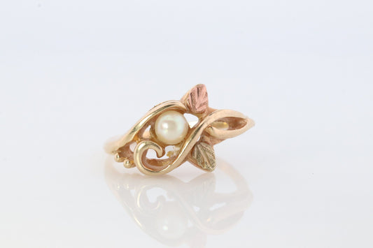 Black Hills Gold Ring with a Pearl. 10k Multi-Tone Black Hills Gold Pearl Ring. Pearl solitaire band.